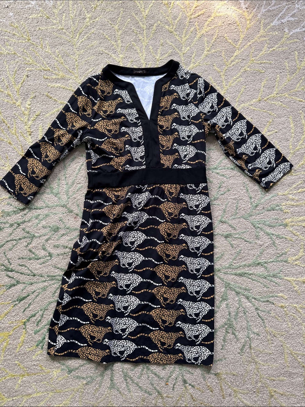 J. McLaughlin V-neck stretchy cheetah shift dress large